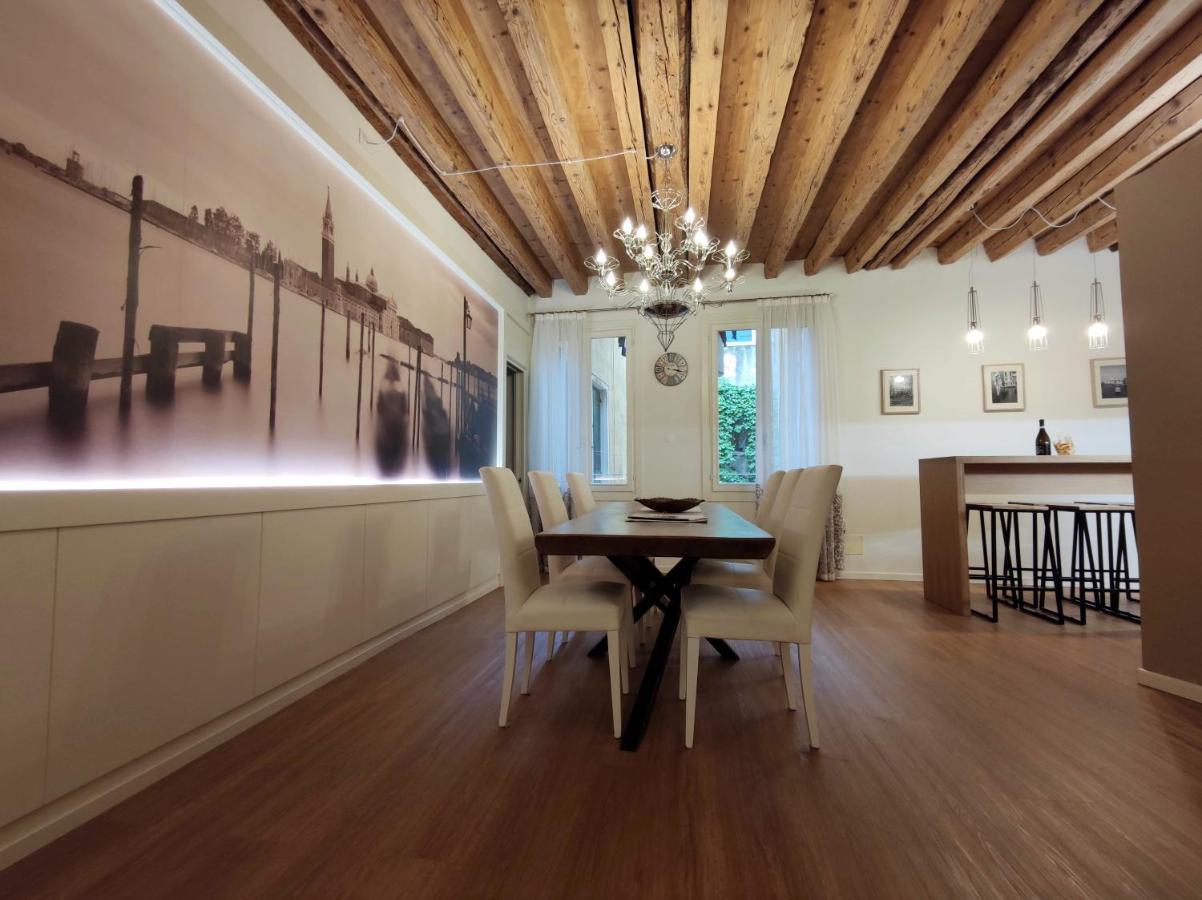 Deluxe 3 Bedroom Flat In Rialto เวนิส ภายนอก รูปภาพ