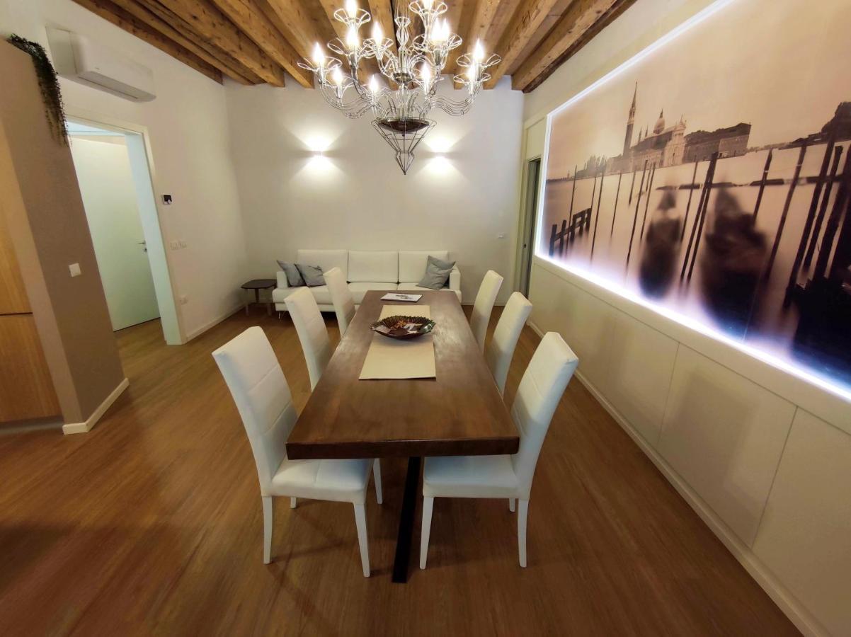 Deluxe 3 Bedroom Flat In Rialto เวนิส ภายนอก รูปภาพ