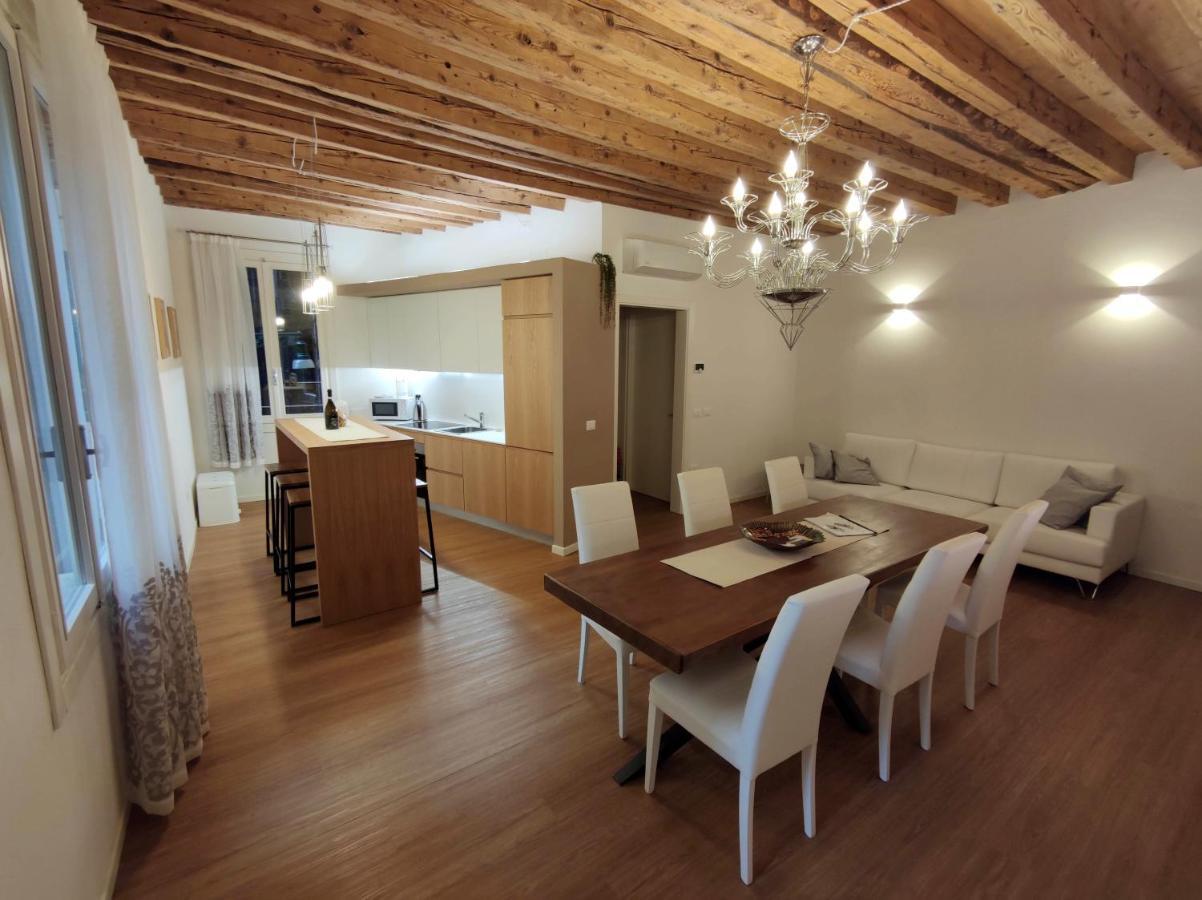 Deluxe 3 Bedroom Flat In Rialto เวนิส ภายนอก รูปภาพ