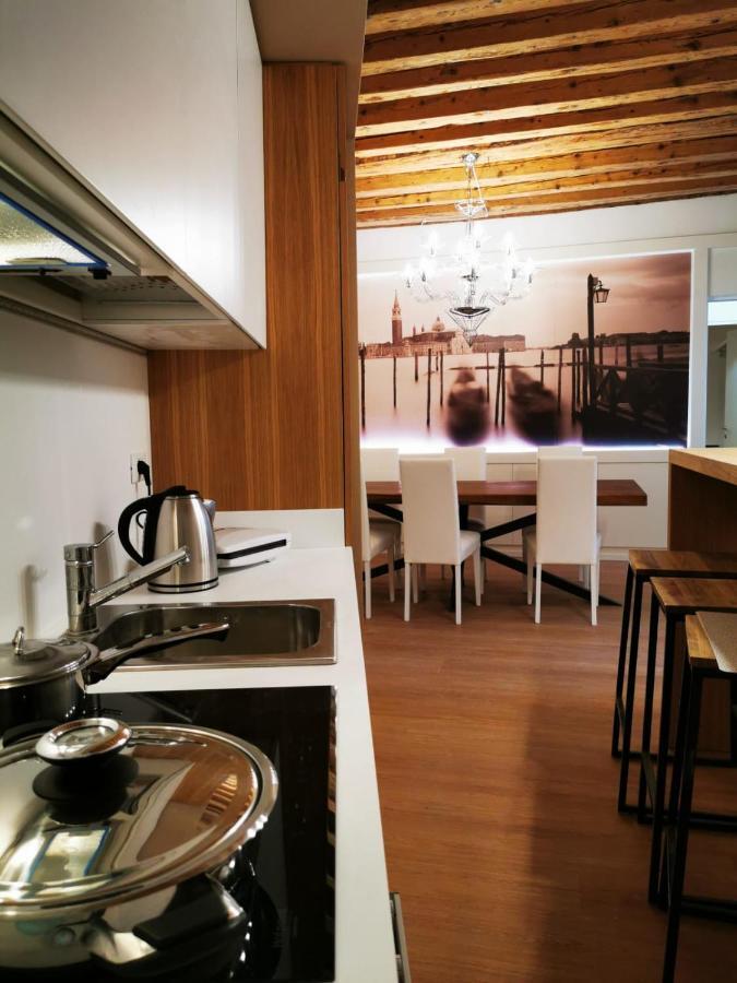 Deluxe 3 Bedroom Flat In Rialto เวนิส ภายนอก รูปภาพ
